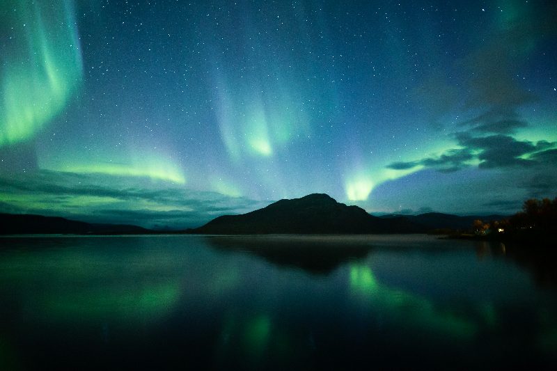 Aurora sighting by HalliBezt in cities.reykjavik